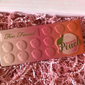 Too Faced Sweet Peach eyeshadow palette